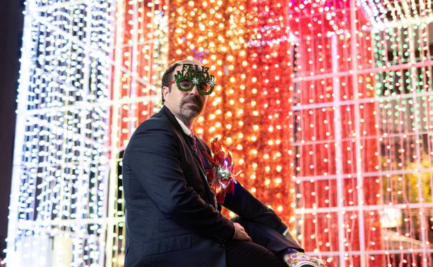 Un experto en «Espíritu navideño» invita a consumir responsablemente si no queremos que nos dejen carbón