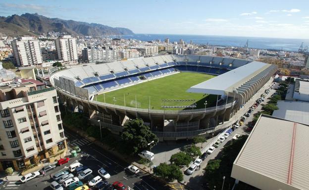 El Tenerife reacciona al recorte de aforo: «Nos aíslan, pero nunca solos»