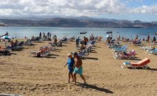 Cuatro años después, la capital saca adelante su reglamento de playas