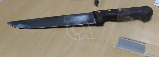 Amenaza ebrio a varios policías con un cuchillo en Telde