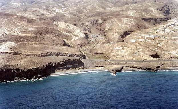 Drogas y un detenido en una fiesta ilegal con 70 participantes