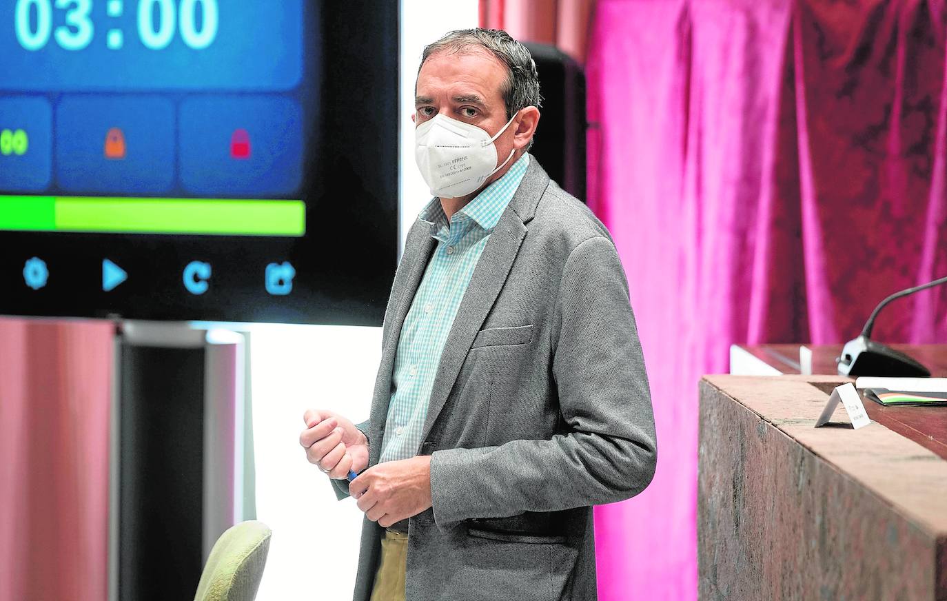 Moreno corrige su pliego a 6 días del plazo por la «ambigüedad» y la ausencia de licitadores