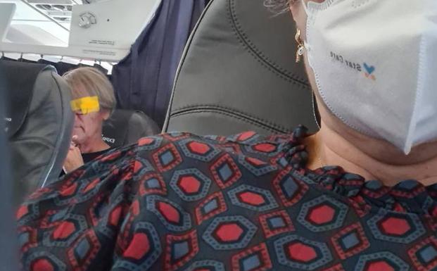 Indignación en un vuelo a Canarias por no llevar mascarillas