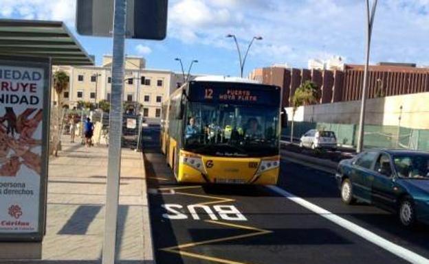 Traslado provisional de las paradas de Guaguas de Manuel Becerra por el rodaje de la película 'The Mother'
