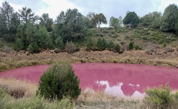 El misterio de la laguna rosa de Cuenca