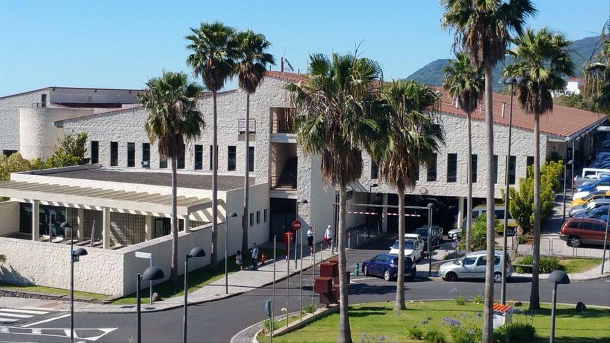 Detectan un brote con siete positivos en el Hospital de La Palma