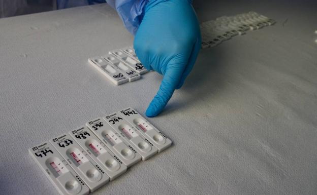Sanidad retira unos test de antígenos que daban falsos positivos