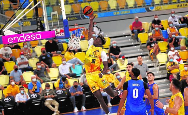 Un calendario de vértigo espera a un Granca que vive en la incertidumbre