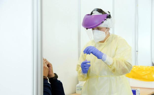 El SCS facilitará la baja por teléfono a los asintomáticos menores de 45 años