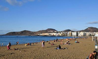 Canarias, en aviso por calima y fuertes vientos