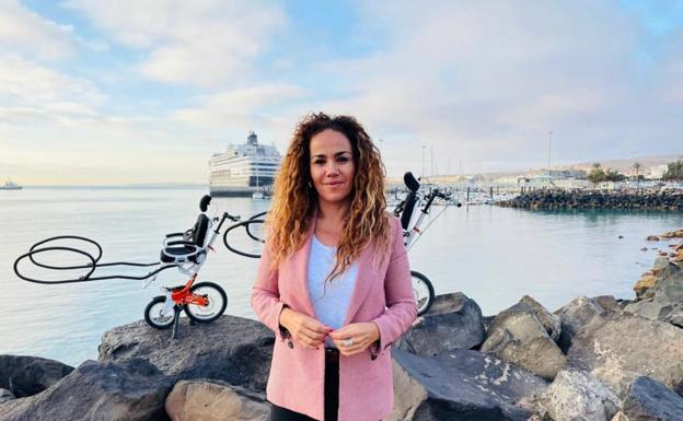 La isla, a la cabeza en accesibilidad en Canarias con dos sillas joelëtte para niños y niñas