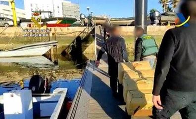 Diecisiete detenidos e incautados 2.780 kilos de hachís en la costa de Huelva