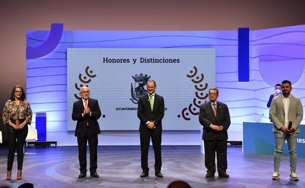 Agüimes se reconoce como pueblo en sus homenajeados
