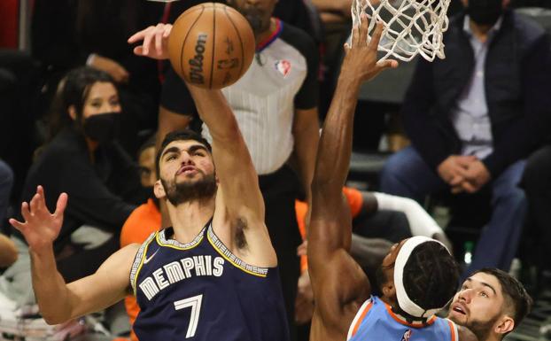 Los Grizzlies dejan una racha para la historia y Aldama cuenta en la rotación