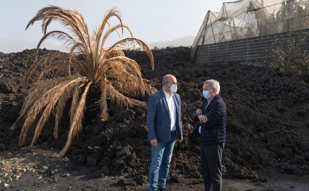 Franquis: «La prioridad es recuperar las carreteras de La Palma porque sin ellas no habrá normalidad»