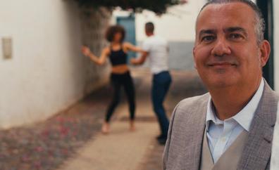 Juancho Limiñana presenta 'Volver', un homenaje a Gardel con tango y bachata