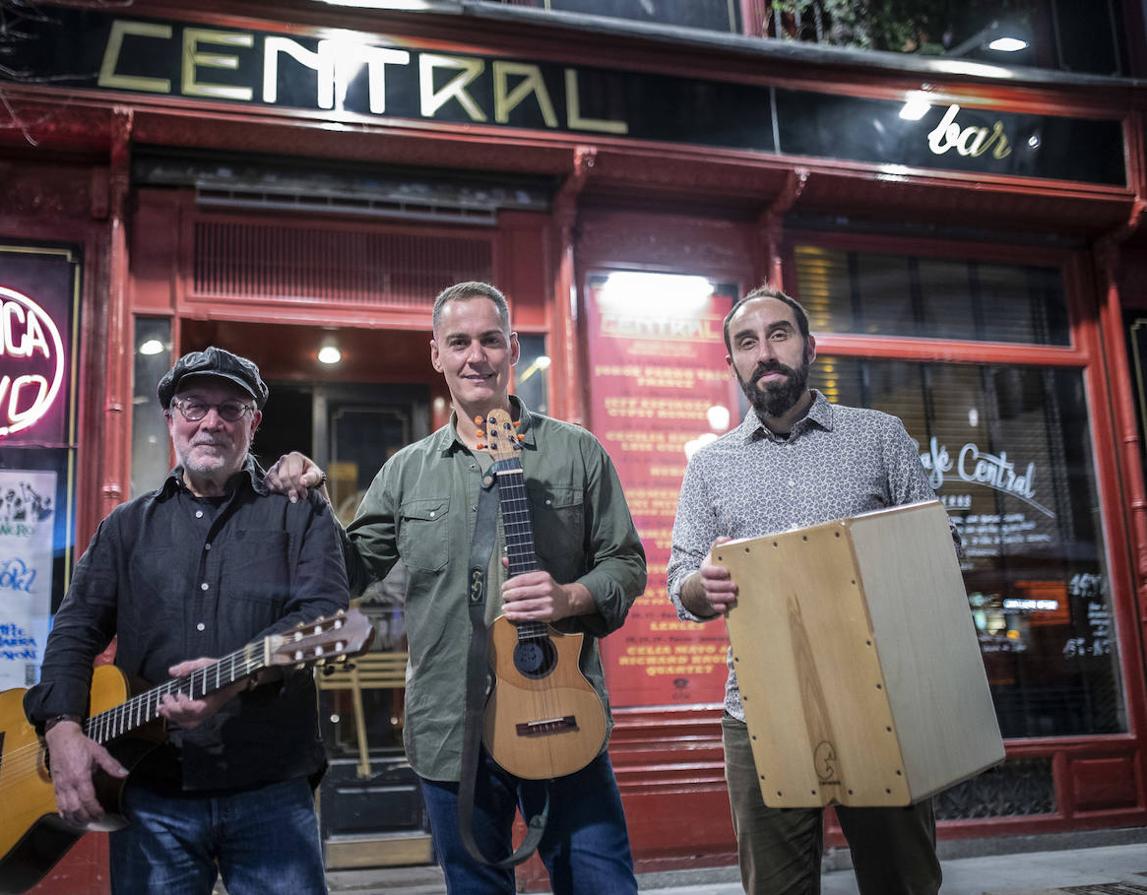 Germán López toca en el Café Central de Madrid