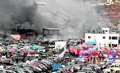 El desguace incendiado en Granadilla carecía de licencias desde el año 2020