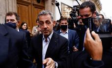 Cuatro excolaboradores de Sarkozy condenados por los 'sondeos del Elíseo'