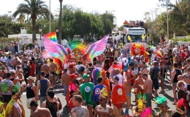 El gasto diario de los turistas LGTBI supera en 100 euros la media nacional