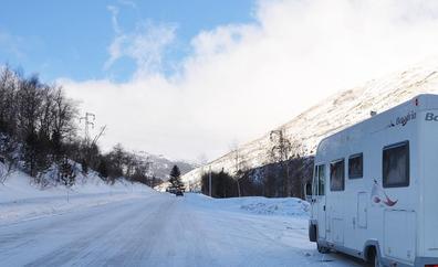Cómo llegar a la nieve en autocaravana o camper de forma segura