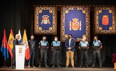San Bartolomé homenajea a 4 policías locales por sus 30 años de servicio