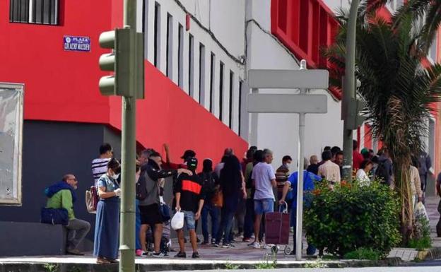 Canarias, a la cola en personas en el umbral de la pobreza con renta mínima