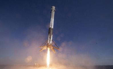 Un cohete descontrolado de SpaceX se dirige a la Luna