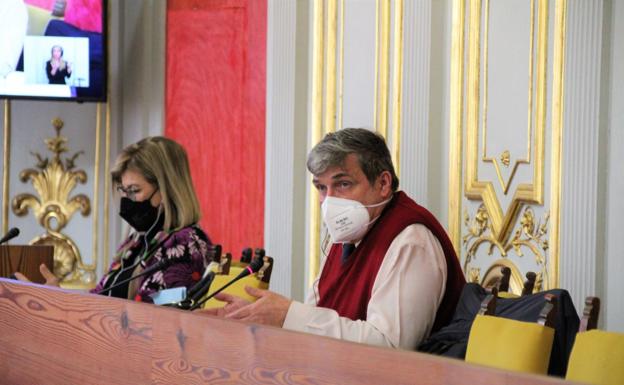 Doreste tilda de «traidor» a Pablo Casado por criticar el reparto de fondos europeos