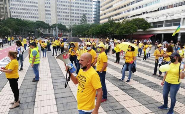 El comité de huelga de los interinos y el Gobierno retoman el diálogo con propuestas