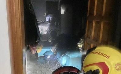Asistida una mujer por inhalación de humo tras un incendio en Tuineje