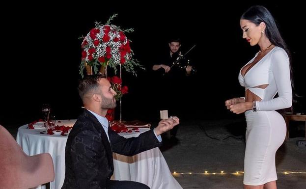 Así fue la romántica pedida de mano de Jesé a Aurah Ruiz en Dubai