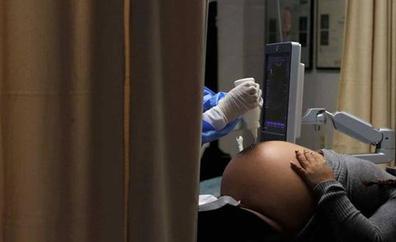 Un ginecólogo inseminó con su esperma a más de 21 mujeres en tratamiento de fertilidad
