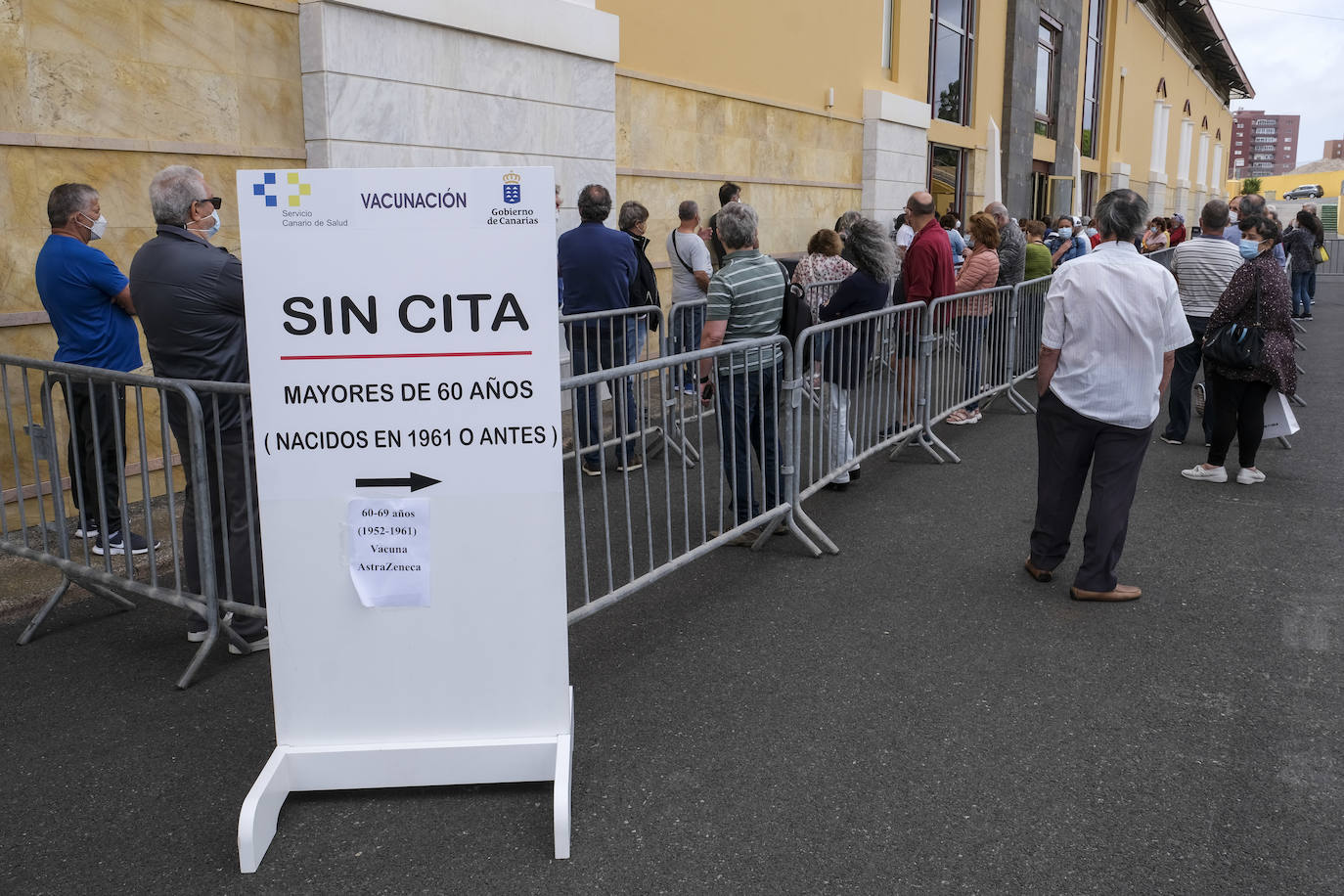 Otros 1.378 contagios por covid y ocho fallecidos más en Canarias