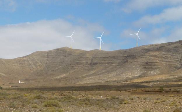 El rechazo a los gigantes eólicos del Solana de Tesjuate llega a los tribunales