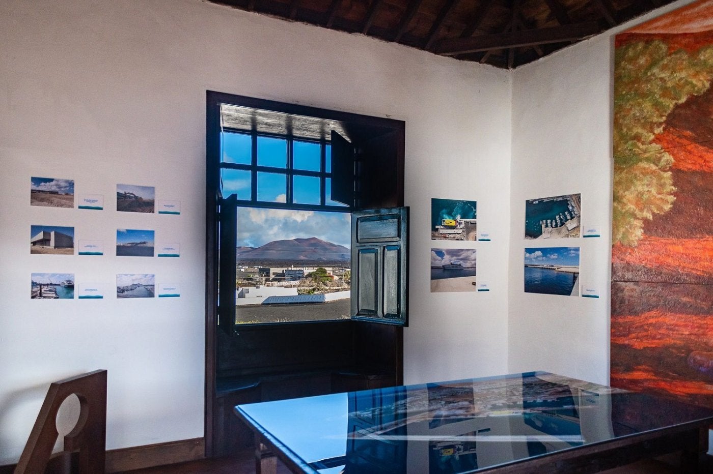 Muestra de fotos sobre la mejora del muelle de Playa Blanca