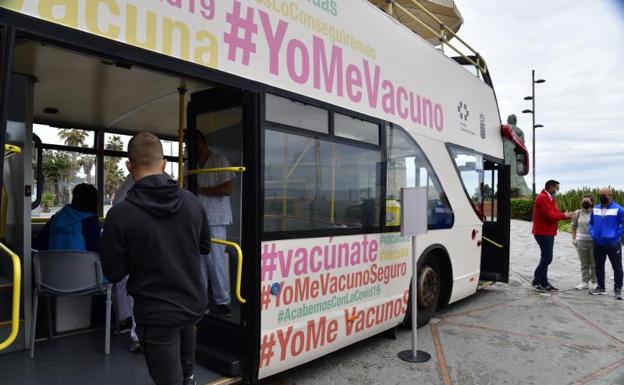 La vacuguagua se instala junto al Teatro Pérez Galdós