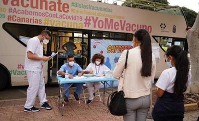 Amenazas de antivacunas a profesores en colegios de Canarias donde se vacuna