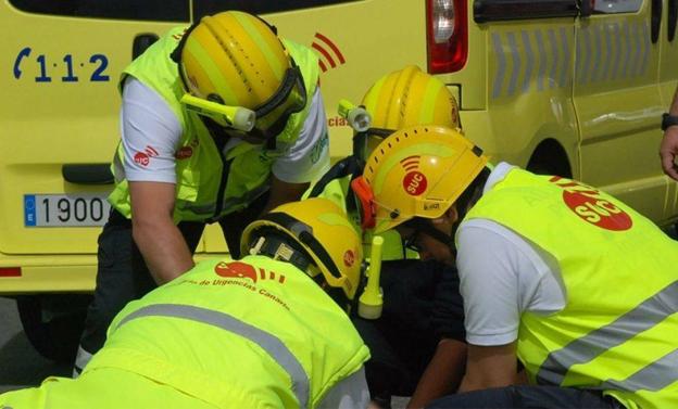 Crítico tras volcar con su vehículo en La Laguna
