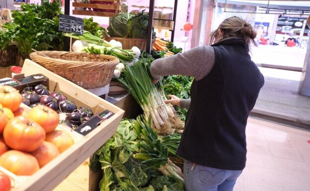 Frutas y verduras no varían mucho el precio./Europa Press