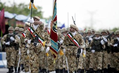 Irán celebra el aniversario de la revolución con un nuevo misil de largo alcance