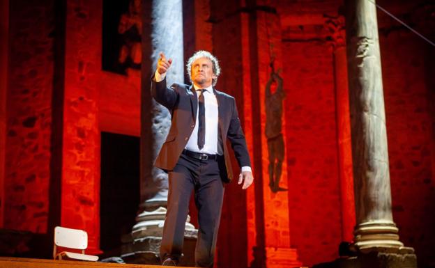 Fernando Cayo: «Esta 'Antígona' es diferente a todas las que se han visto»