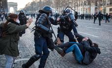 París se blinda ante el primer 'convoy de la libertad' antivacunas en Europa