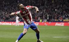 El Atlético más vulnerable sobrevive a un partido loco