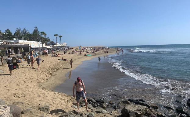 Maspalomas estrena fin de semana sin mascarilla obligatoria