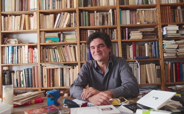 Agustín Cerezales: «El mar de la isla enseñó a Carmen Laforet a amar la libertad»