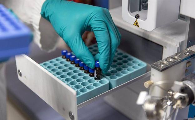 Canarias confirma 9 positivos y sospecha de otros 136 casos de la subvariante BA.2 de Omicron