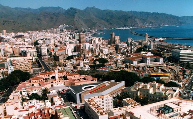 Piden retirar los 80 vestigios franquistas de Santa Cruz de Tenerife