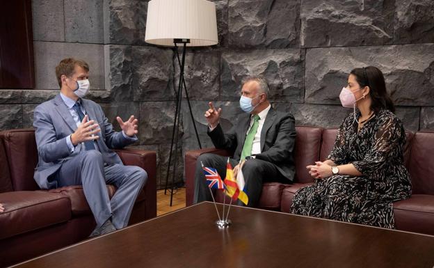 Embajador de Reino Unido: «El turismo británico está volviendo a Canarias»