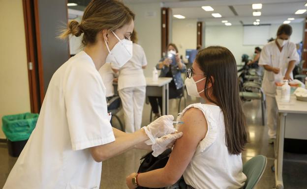 Ocho muertos y 1.228 casos de covid en Canarias